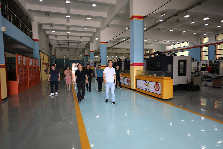 株洲市总工会副主席刘必林一行来心博官方网站_XINBO(中国)调研