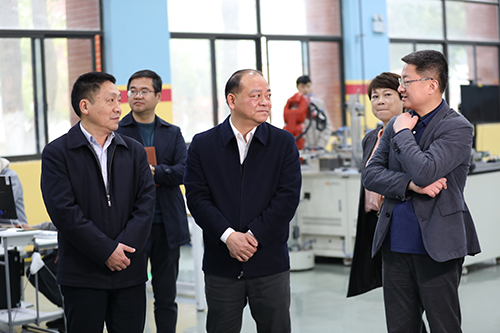 株洲市人社局党组书记、局长潘庆一行到心博官方网站_XINBO(中国)调研湖南省第一届职业技能大赛赛事准备情况