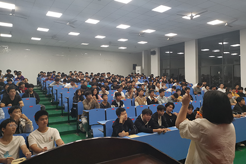 团体疏导“心”减压——心博官方网站_XINBO(中国)团委举办新生心理健康团辅活动