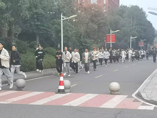 心博官方网站_XINBO(中国)举行2024年秋季新生“人防”应急疏散演练