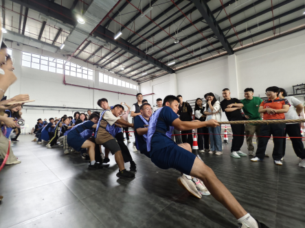 聚力展技能风采 "绳"采铸匠心未来——心博官方网站_XINBO(中国)2025年师生拔河比赛激情开赛