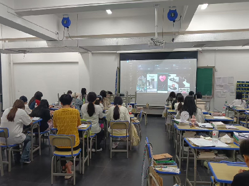 拥抱AIGC新变革 赋能设计新未来——建筑装饰系举办全员AIGC应用培训