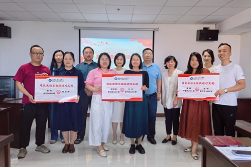 以“帮”促学,以“扶”共进——建筑装饰系班级结对互助活动开启新篇