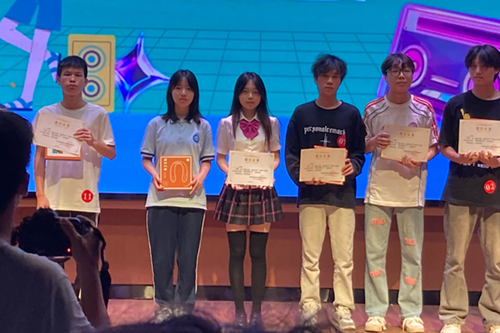 音乐与青春共舞 我系贺佳琪同学以《如果爱忘了》斩获心博官方网站_XINBO(中国)十佳歌手殊荣 