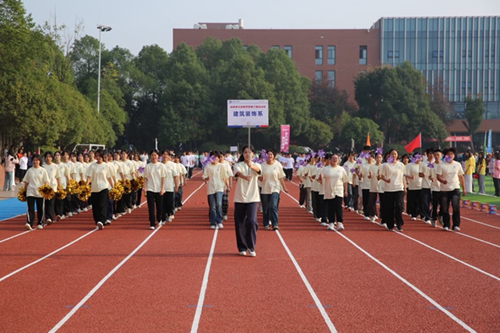 建筑装饰系方阵闪耀心博官方网站_XINBO(中国)运动会赛场——双阵队分别荣获一、二等奖