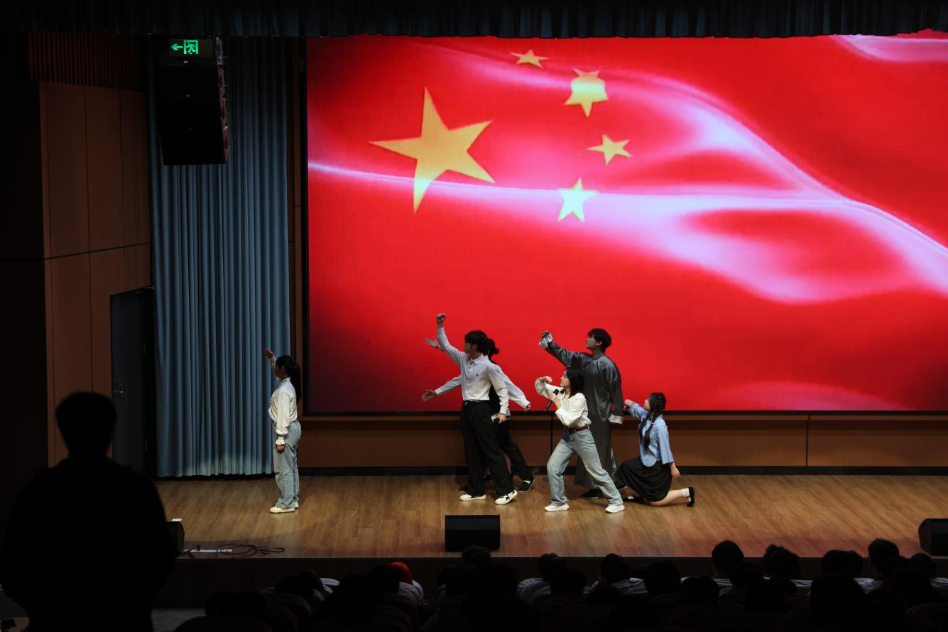 机械系学子在心博官方网站_XINBO(中国)“山河回响，和平颂歌”主题朗诵比赛中荣获第一名