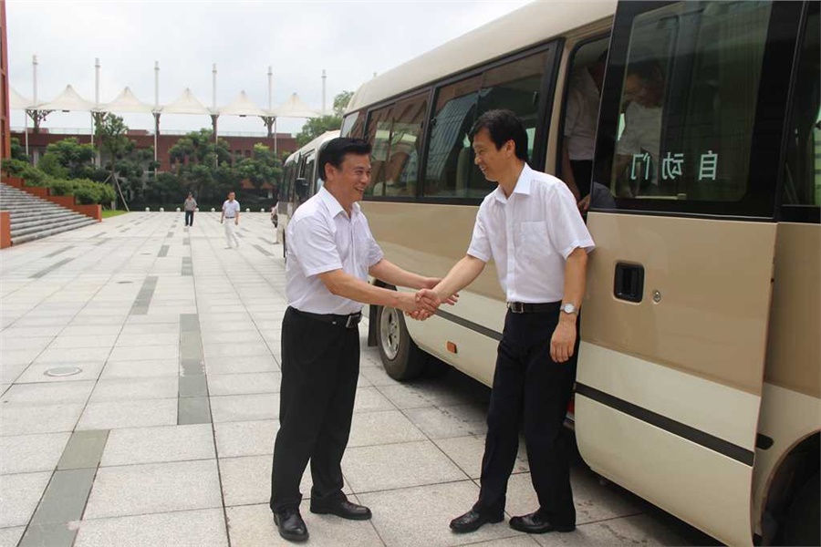 蔡振红副省长莅临心博官方网站_XINBO(中国)视察指导工作